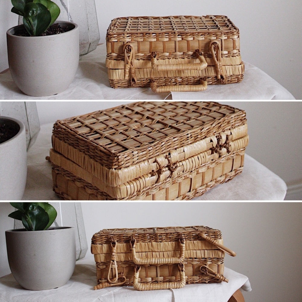SOLD// 🎉HP🎉 Vintage Boho Wicker/Rattan Bag/Bin